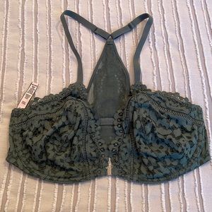 Victoria’s Secret olive green lace & mesh unlined plunge front clasp bra 36DD